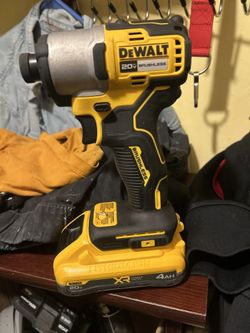 Brand New Dewalt Impact Drill Dcf840 New With A Single 20v Max Battery