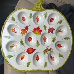 Temp-tations Seasonal Figural 12-Count Egg Tray