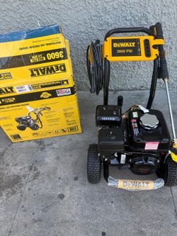 Dewalt 3600 PSI 2.5 GPM Gas Pressure Washer, Honda GX200 Engine  Heavy-Duty Commercial Cold Water Power Cleaner like new
