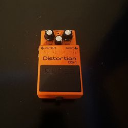 boss d-1 guitar distortion pedal