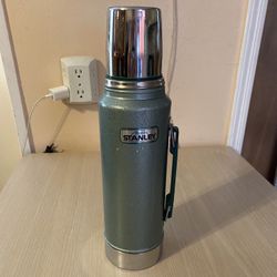 Vintage Aladdin Stanley Vacuum Bottle Thermos Insulated Heavy Duty w/Green handle