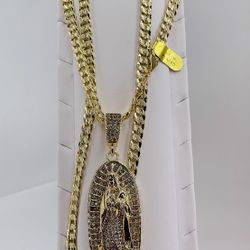 Dije Virgencita,Cadena Cubana chapado en oró 14k/Virgin of Guadalupe pendant with 14k gold plated