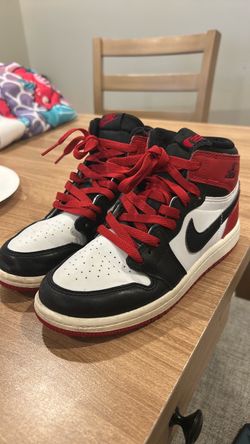Kids Jordan 1s  Size 2