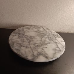 GORGEOUS NEW Solid Marble 12" Lazy Susan Tray.

Add an elegant touch to your dining table with this stunning 12" Solid Marble Lazy Susan Tray. 