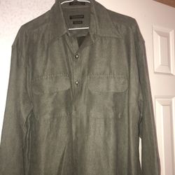 Men’s Van Heusen, Suede Shirt. Medium 
