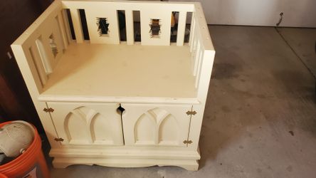 Vintage Wooden Storage Bench / Chest Cabinet