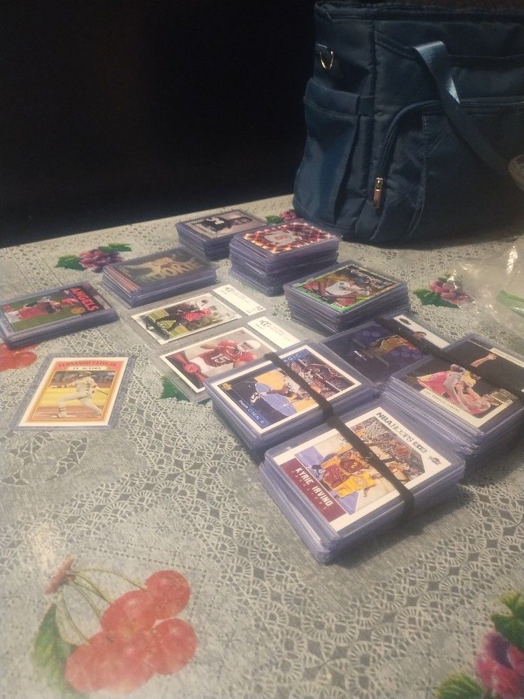 Baseball/Basketball/ Football Cards