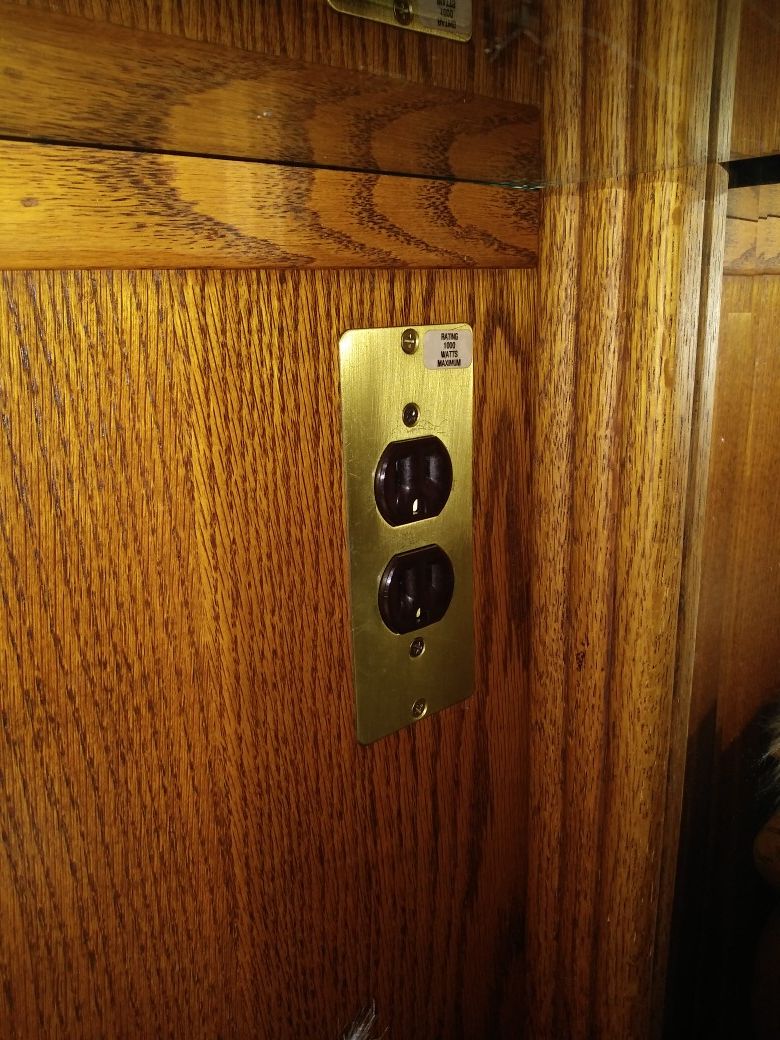 Oakwood Interiors "Orleans" vanity dressor for Sale in Oak Grove, MN