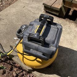 Dewalt Pancake 6 Gal Air Compressor Plus 25ft Hose