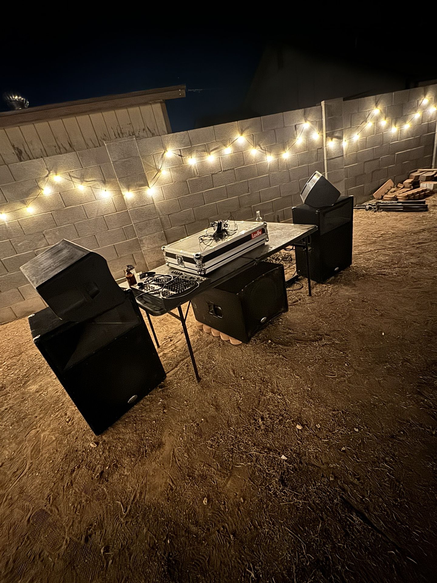 B-52 PA speakers, Powered Sub, Yamaha Mixer + Cables 