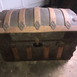 Vintage Round top trunk