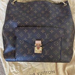 Louis Vuitton Metis Hobo for Sale in Baldwin Park, CA - OfferUp