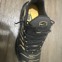 Air Size 8.5 Man And Women Size 10.5