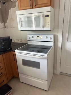 Kitchen Appliance Package - Refrigerator, Stove, Microwave & Dishwasher