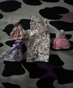 4 Dresses For Barbies.⭐️