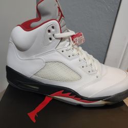JORDAN SHOES JORDANS SZ.12 5s