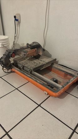 Wet saw tile