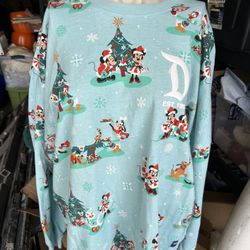 Disney winter spirit jersey size Large as is condition