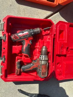 Milwaukee Cordless Drill/Driver Set – 2 Tools