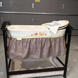 Summer Infant Classic Comfort Wood Bassinet for Sale in Irvine CA OfferUp
