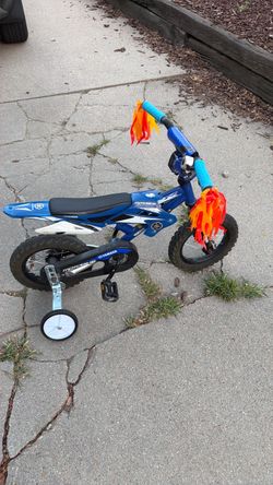 12” Yamaha Motobike Bicycle with Training Wheels