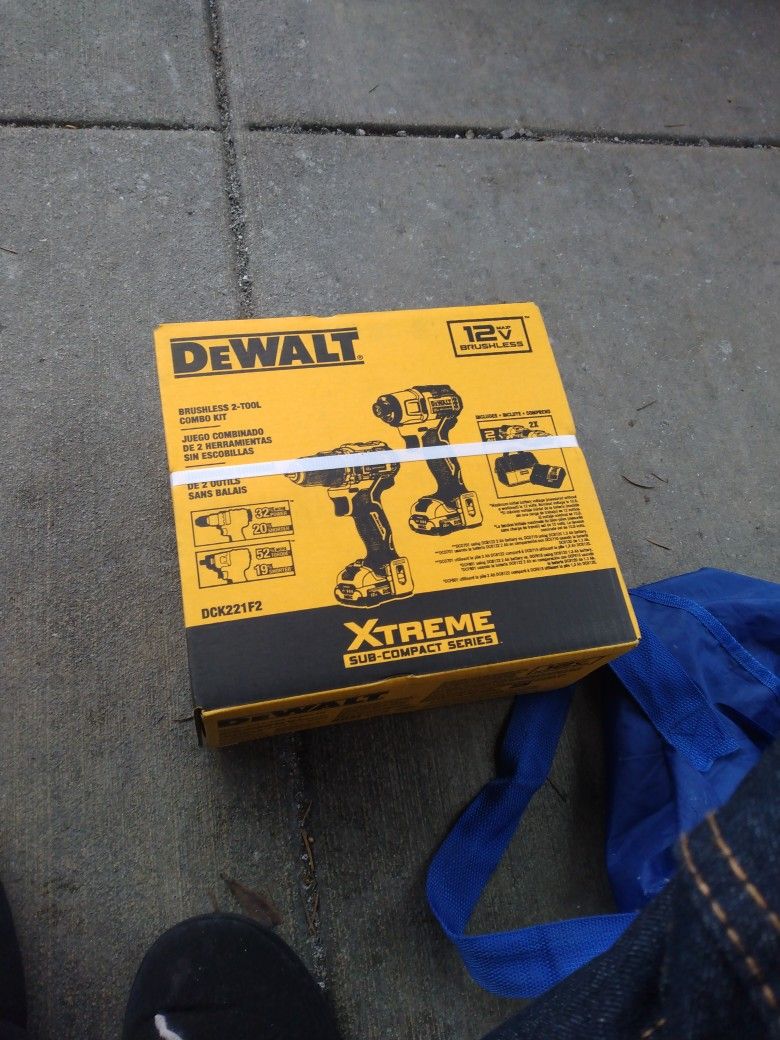 DeWalt Brushless 2 Tool Kit Combo