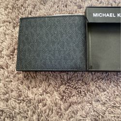 Micheal Kors Wallet (New).
