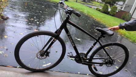 Trek Verve 1 Disc Hybrid Bike – Brand New Maxxis Tires