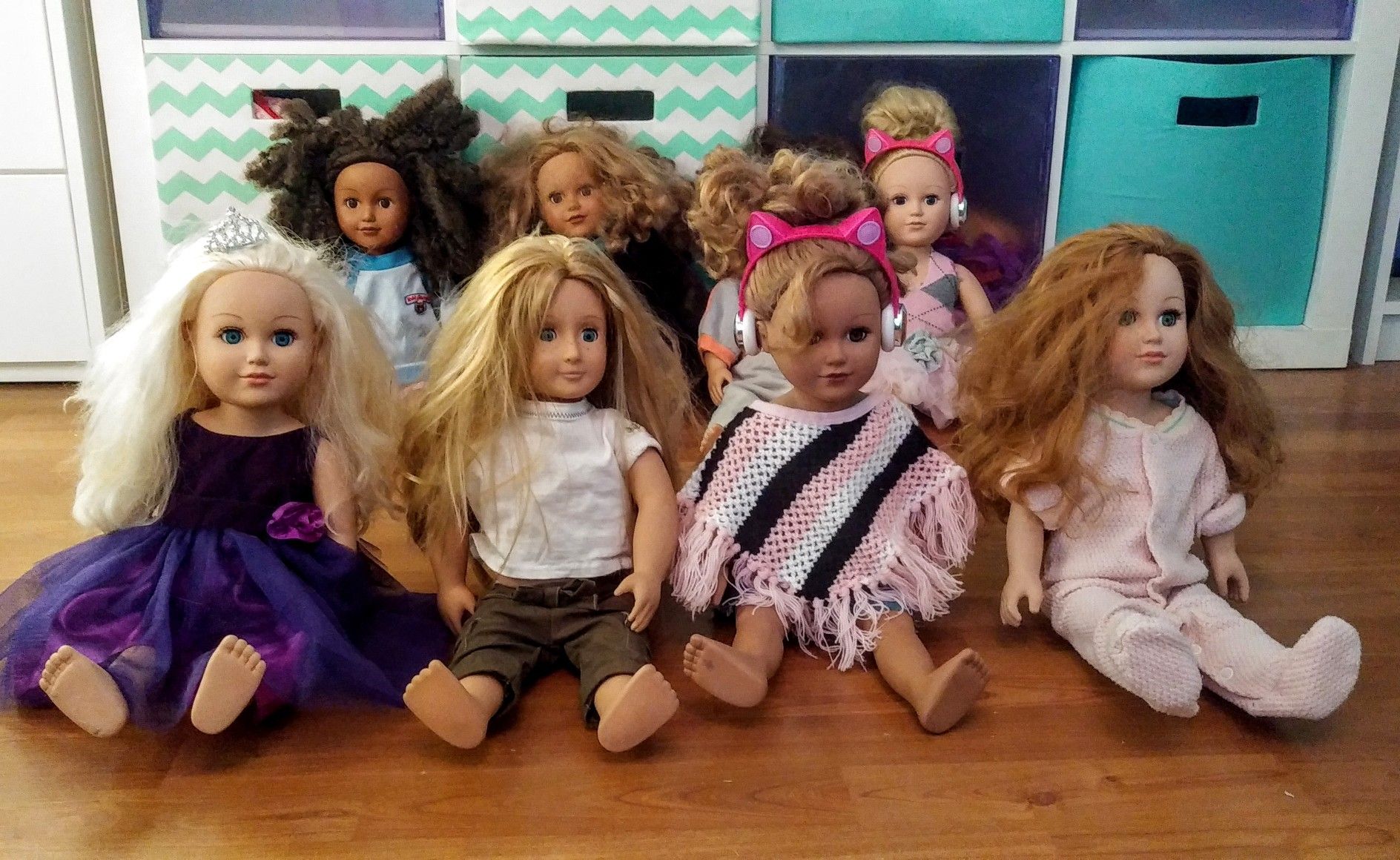 Set of 8 Various Brands of 18" Dolls w/ Lots of Doll Clothes