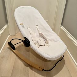 FS: Bloom Bouncer w/ 2 Seat Pads & Infant Snug
