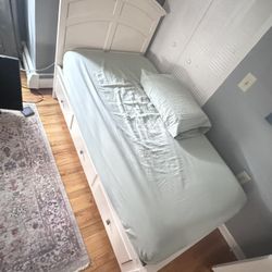 TWIN  MEMORY FOAM MATTRESS/BED FRAME