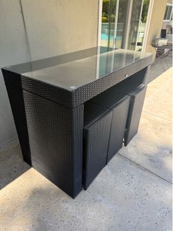 Bar Table with 6 chairs