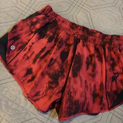 LULULEMON Hotty Hot shorts size 6