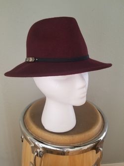 Fedora hat -(Forever 21)