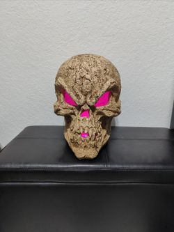 Huge Skeleton Head