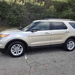 2011 Ford Explorer XLT 