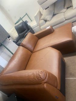 NEW ELEGANT 2PC LEATHER “PARTIAL”SECTIONAL SOFA
