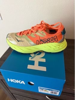 Hoka w speedgoat 7 size 7.5