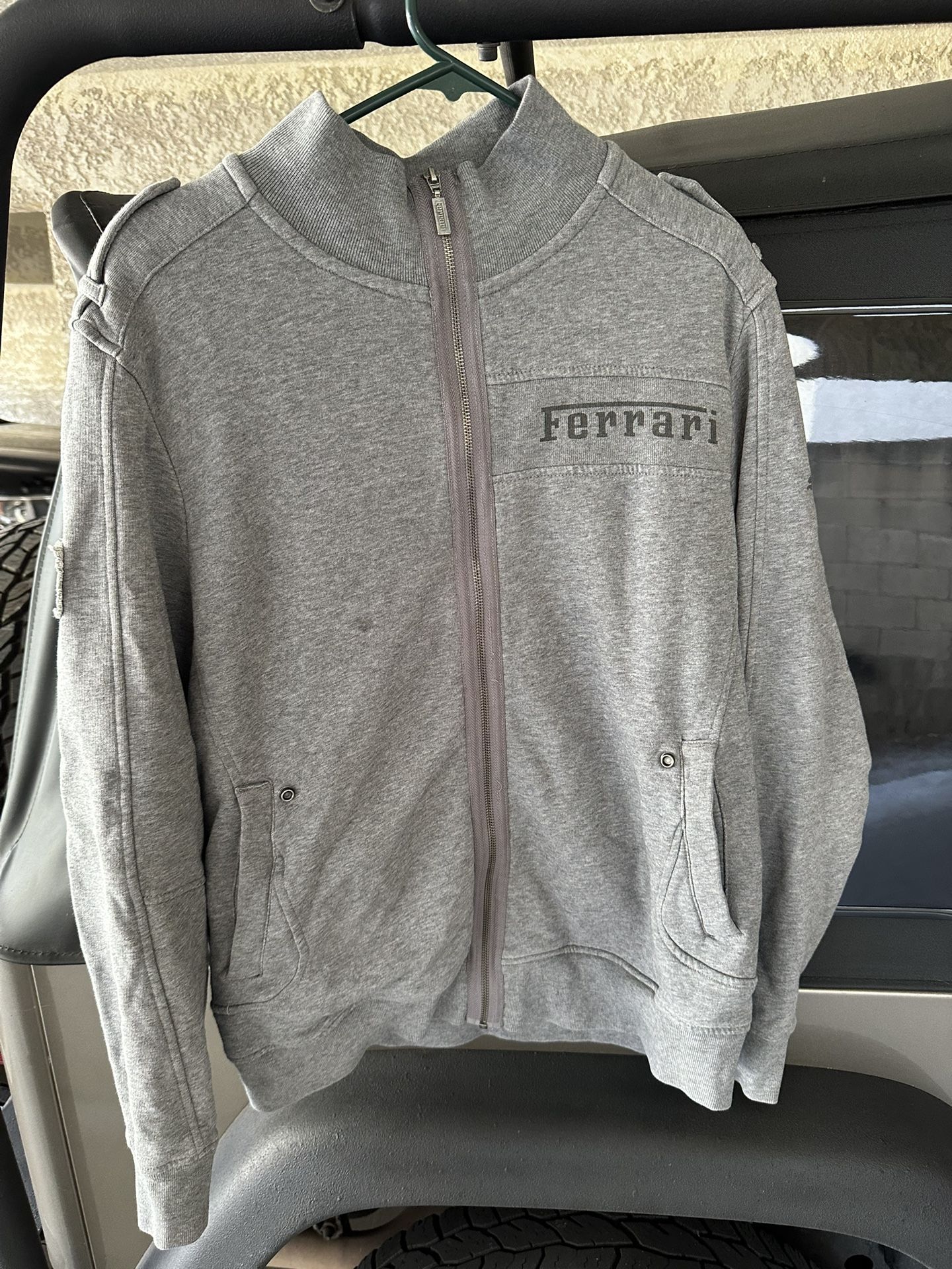 puma ferrari F1 jacket Men size Medium