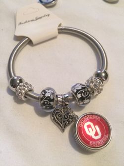 Oklahoma Sooners Charm Bracelet