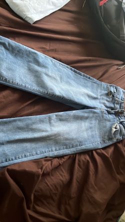 Medium wash size 0 baggy jeans