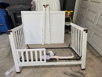 Free Crib/Conversion Crib