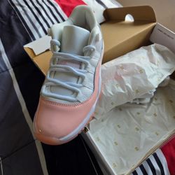 Jordan 11 Retro Low Legend Pink