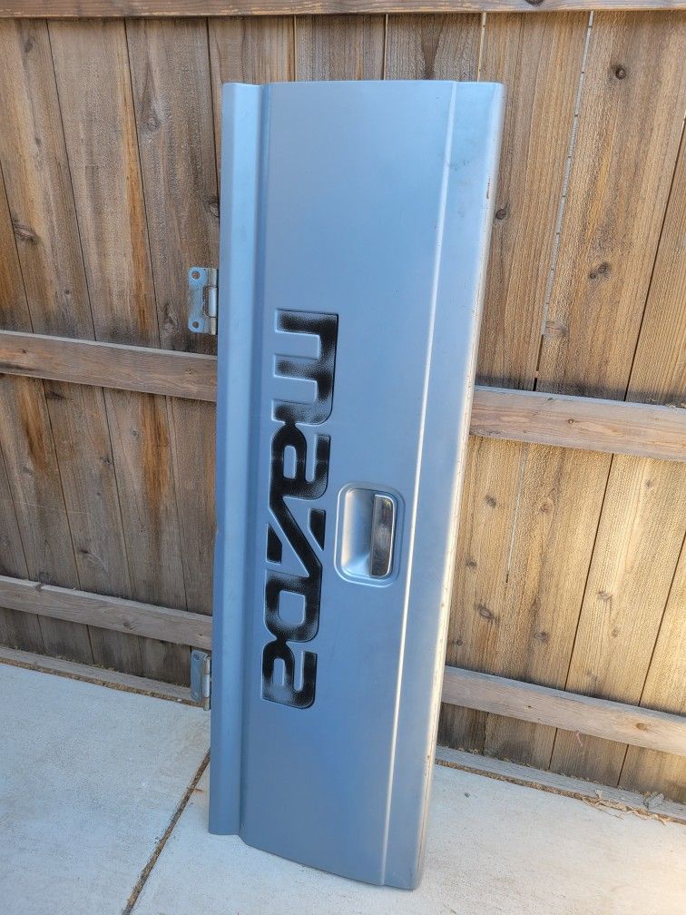 Mazda Truck TAILGATE B2200