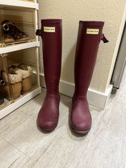 Hunter Original Tall Rain Boots Burgandy Size 8