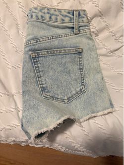 Women’s no boundaries shorts