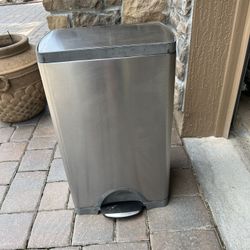 Simplehuman Rectangular Metal Step Trash Can. Softly Closing, Step-Operated Lid. Space Efficient Design With a Slim Hinge Excellent Condition .