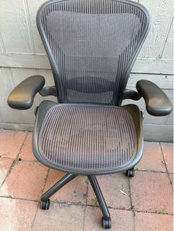 Herman Miller Aeron Chair Size B