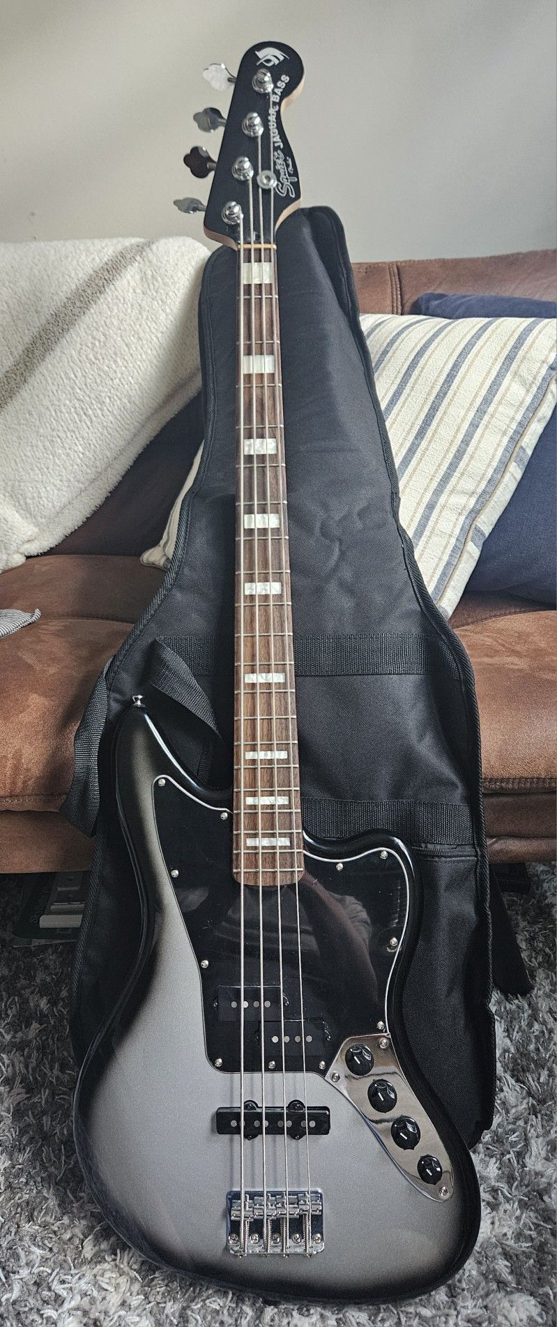 Squier Troy Sanders Silverburst Jaguar Bass