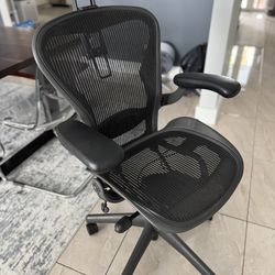 Herman Miller Aeron fully loaded
